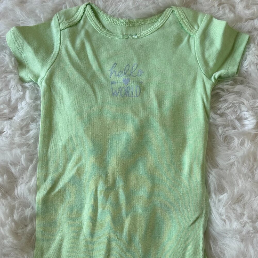 NEW CARTERS BABY HELLO WORLD GREEN BODYSUIT SZ 12 M
